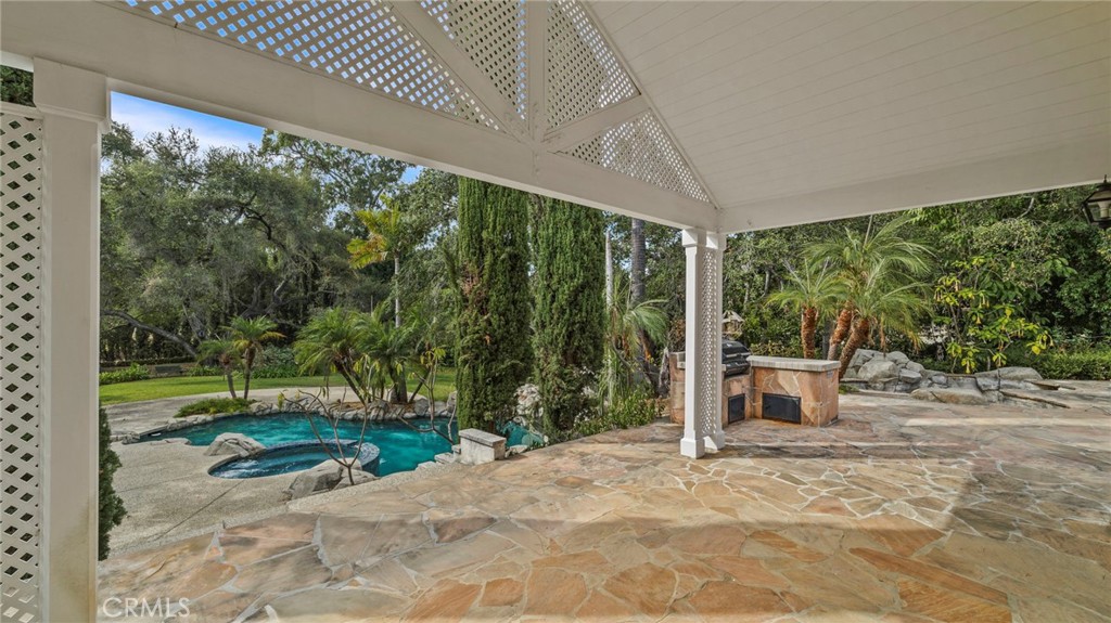 1141 Rodeo Road