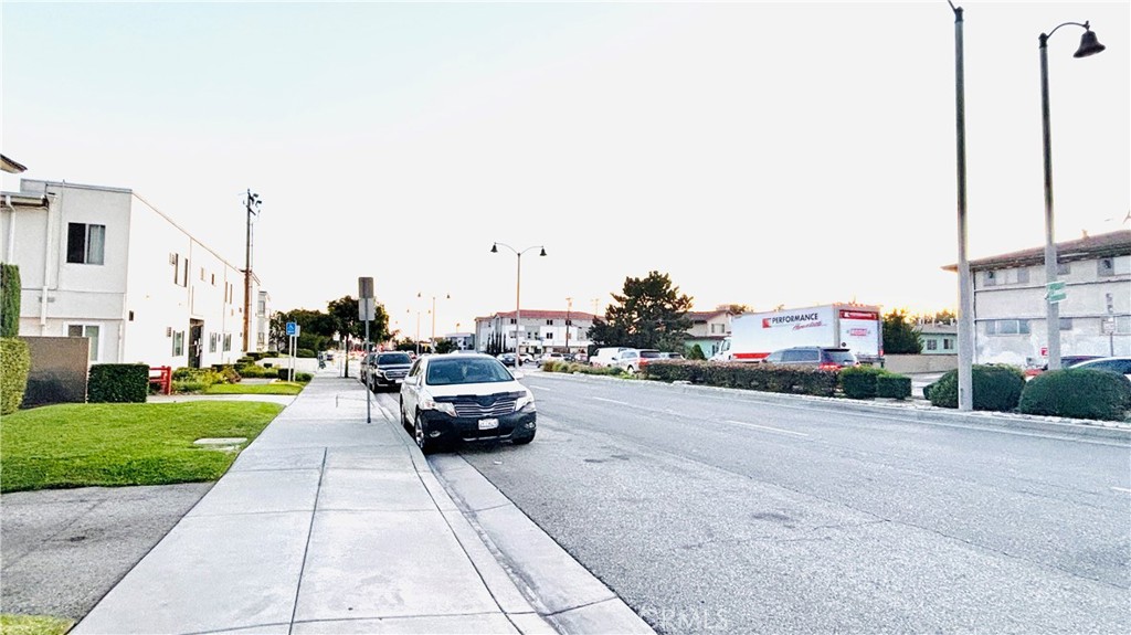 7024 Rosemead Boulevard