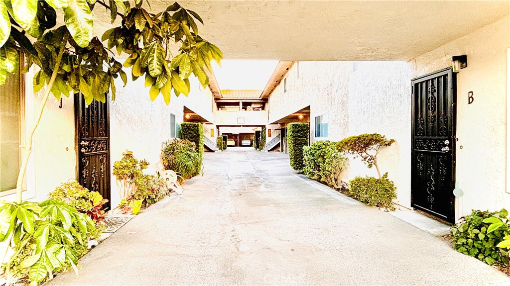 7024 Rosemead Boulevard