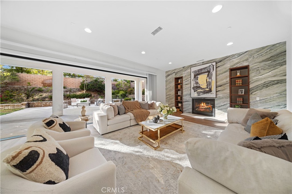 4315 Dartmouth Drive