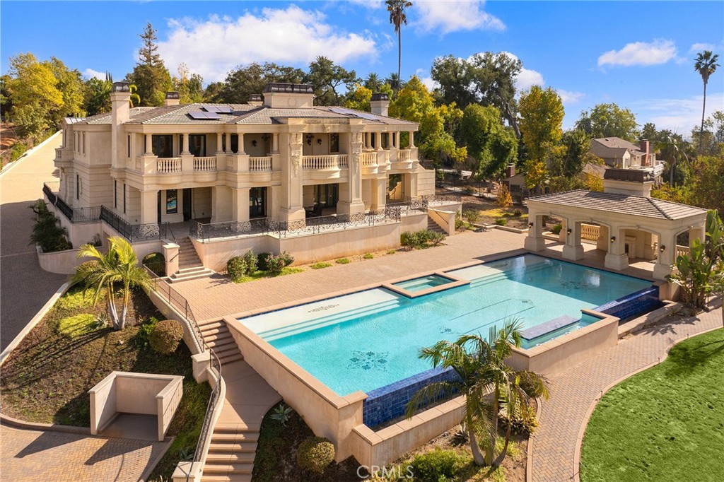 165 Circle Drive