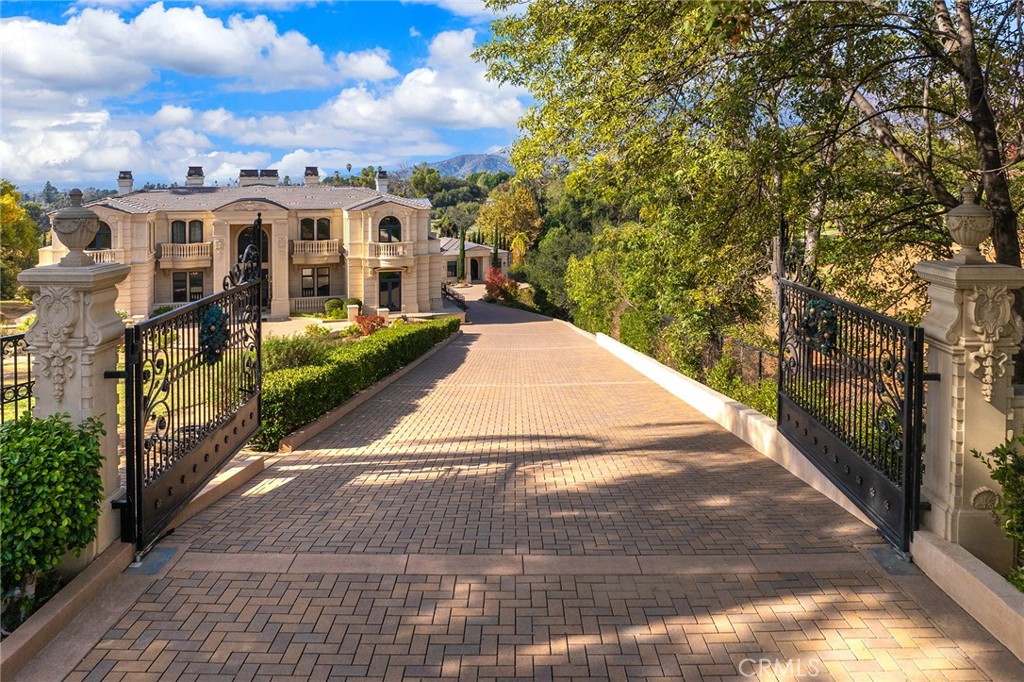 165 Circle Drive
