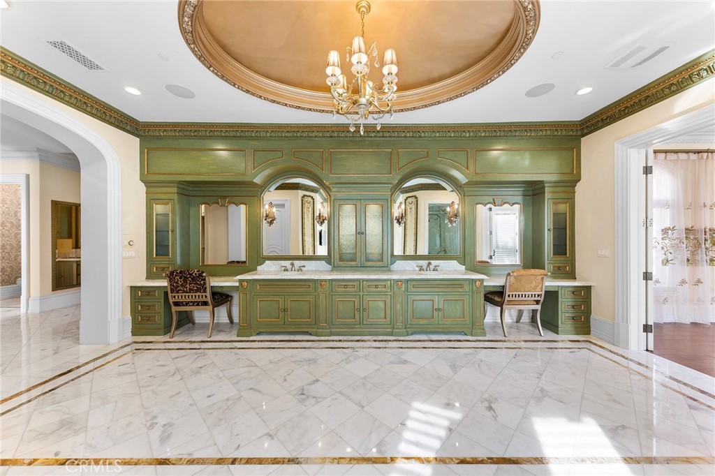 165 Circle Drive