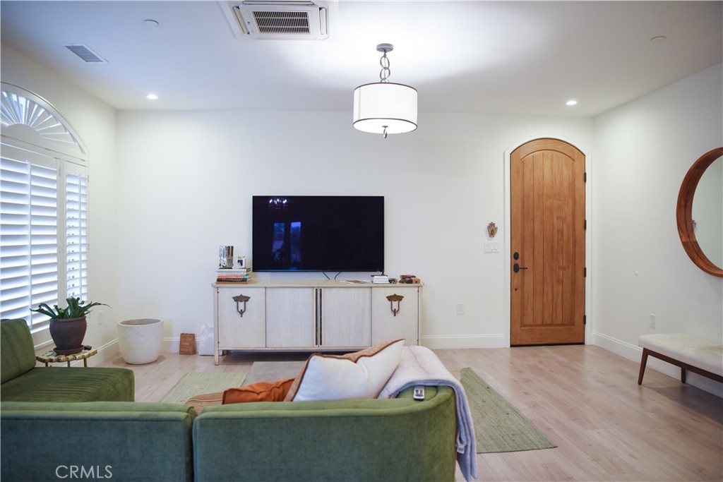 168 S Sierra Madre Boulevard 304