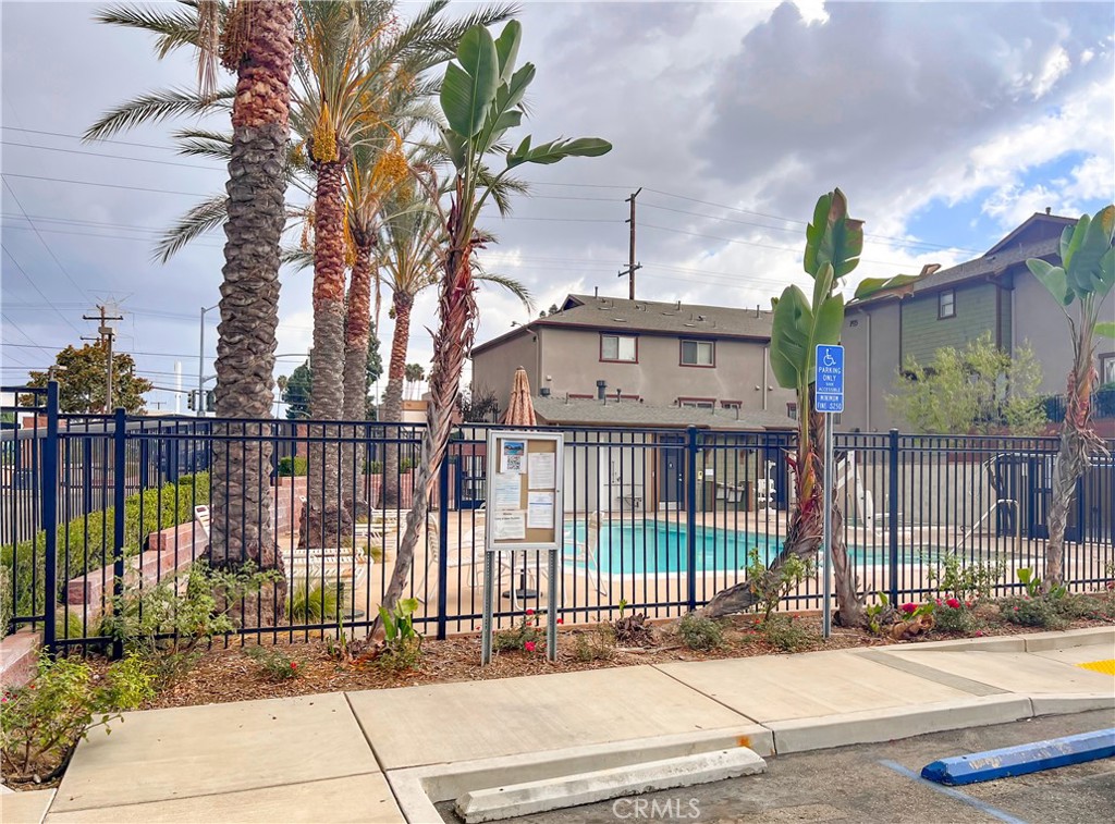 715 S Azusa Avenue C