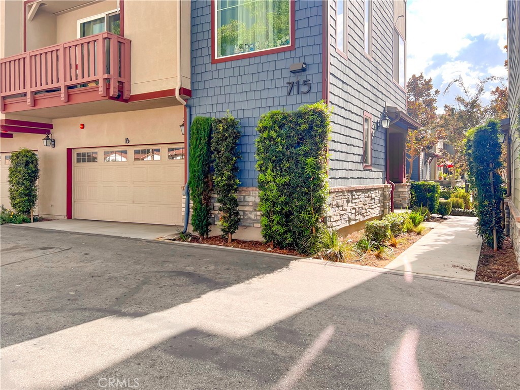 715 S Azusa Avenue C