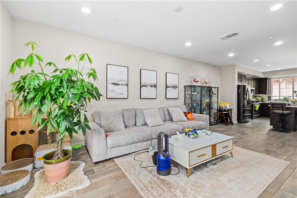 715 S Azusa Avenue C