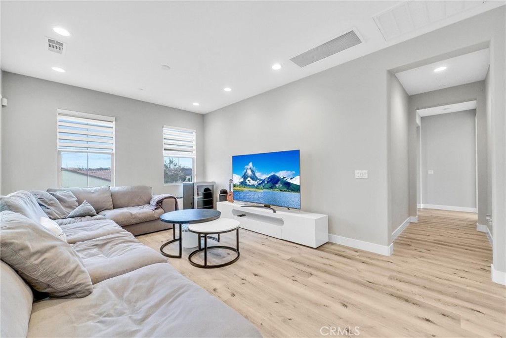 3294 E Orchard Street