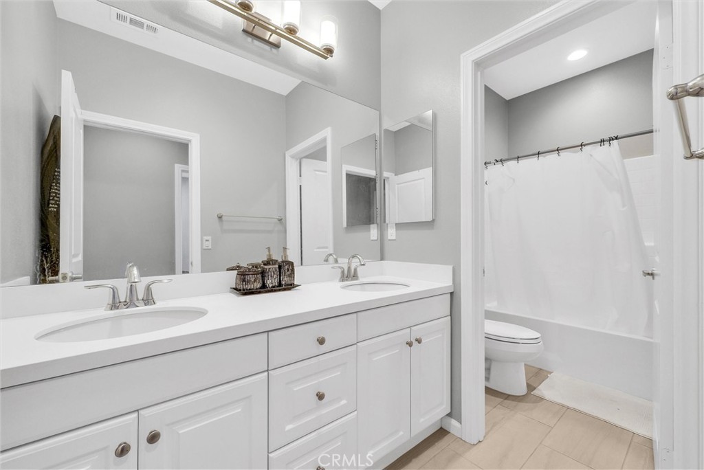 3294 E Orchard Street