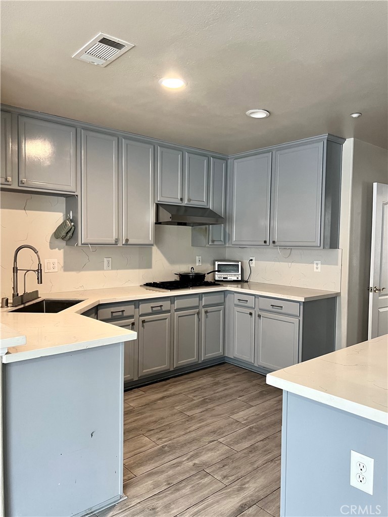 1118 W Huntington Drive B