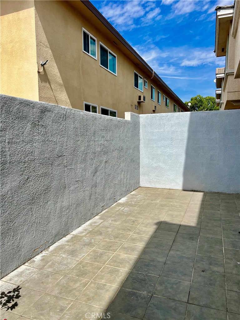 1118 W Huntington Drive B