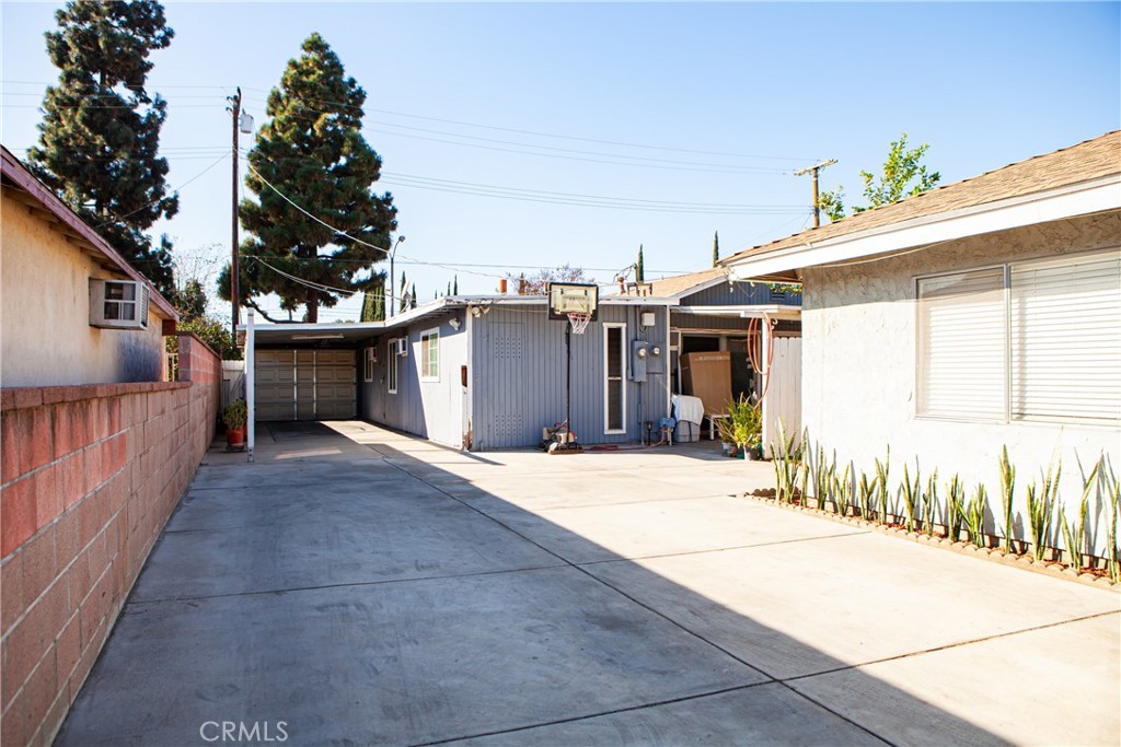 5220 Santa Anita Avenue