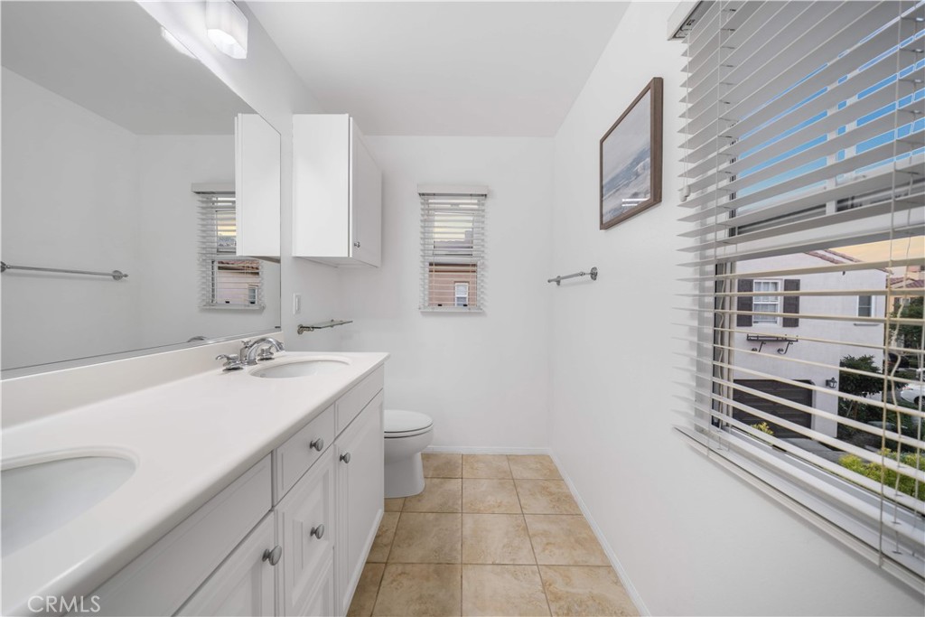 102 Chantilly