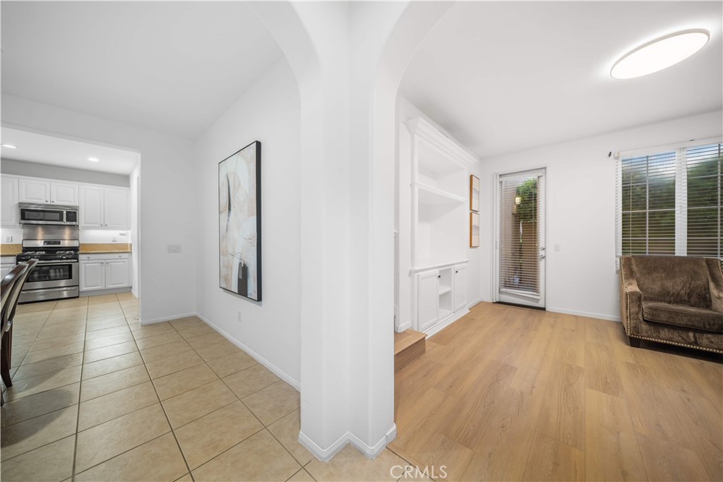 102 Chantilly