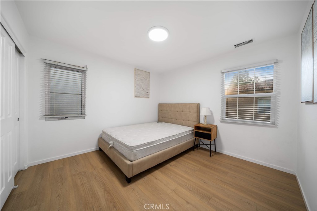 102 Chantilly