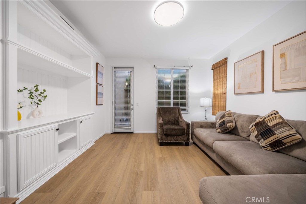 102 Chantilly