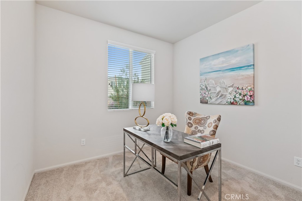 255 Lockhart Way