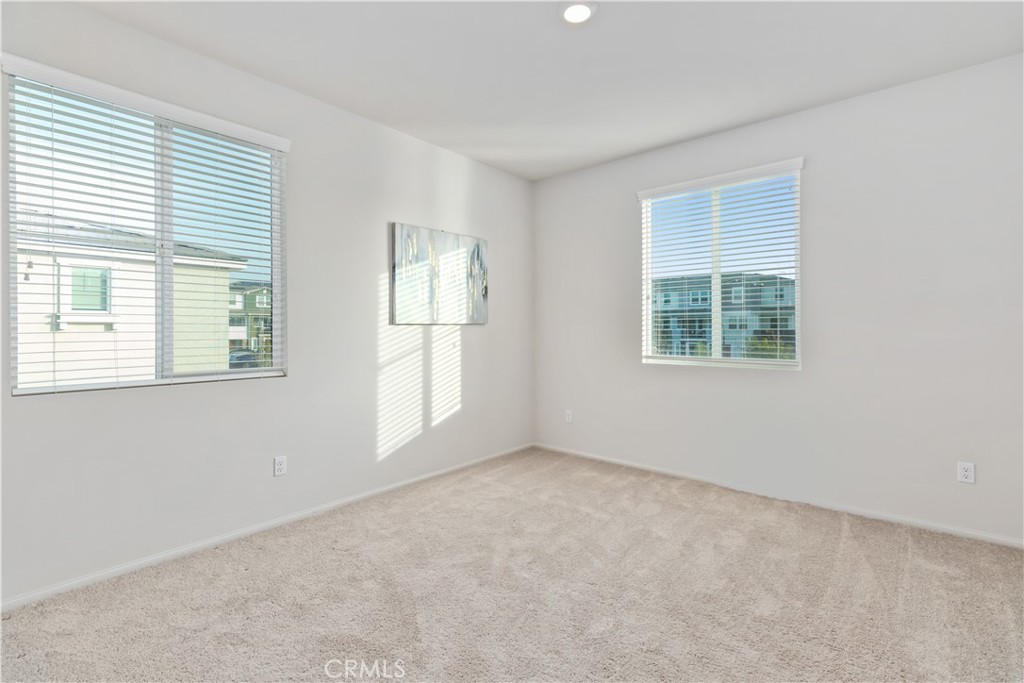 255 Lockhart Way