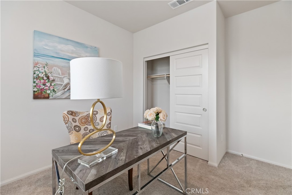 255 Lockhart Way