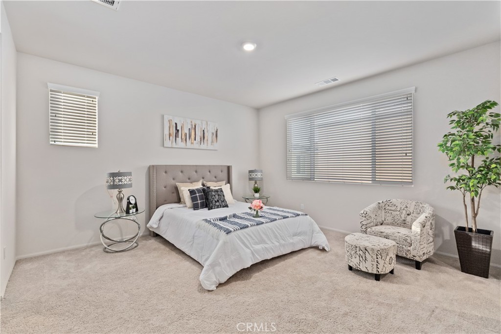 255 Lockhart Way