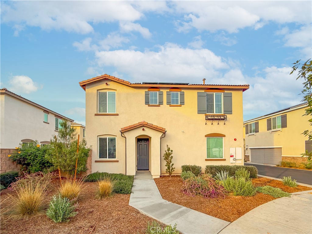 255 Lockhart Way
