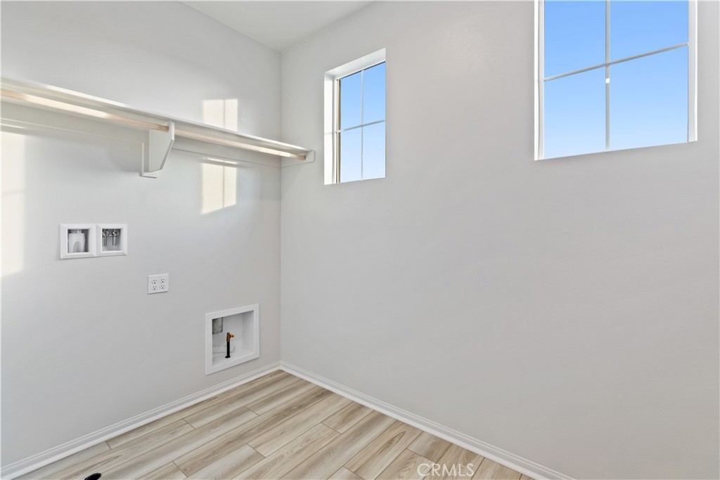 255 Lockhart Way
