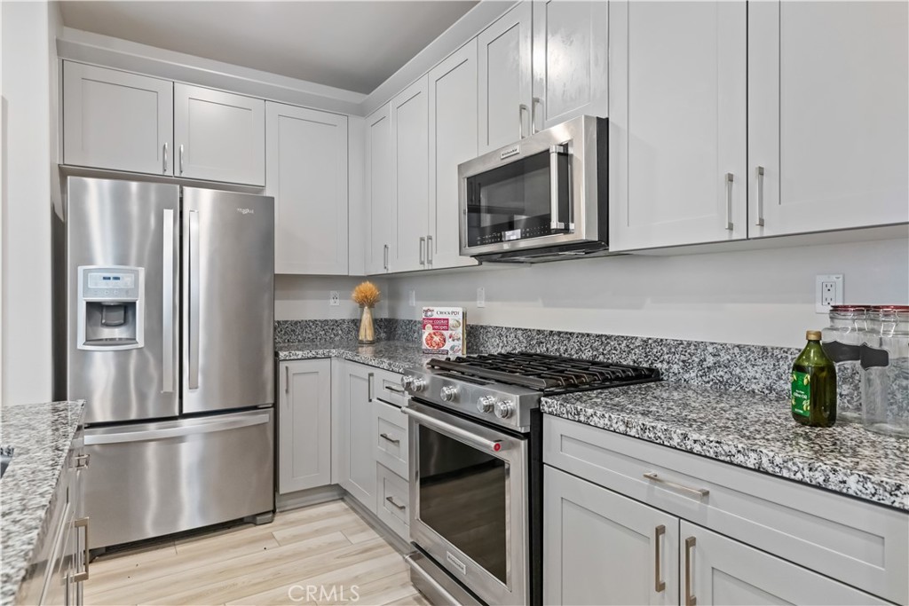 255 Lockhart Way
