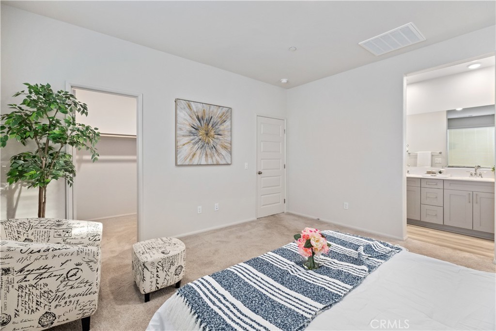 255 Lockhart Way
