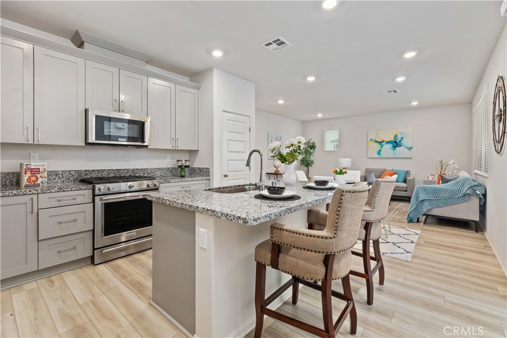255 Lockhart Way