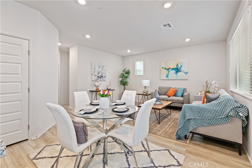 255 Lockhart Way