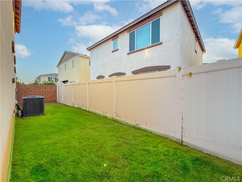 255 Lockhart Way