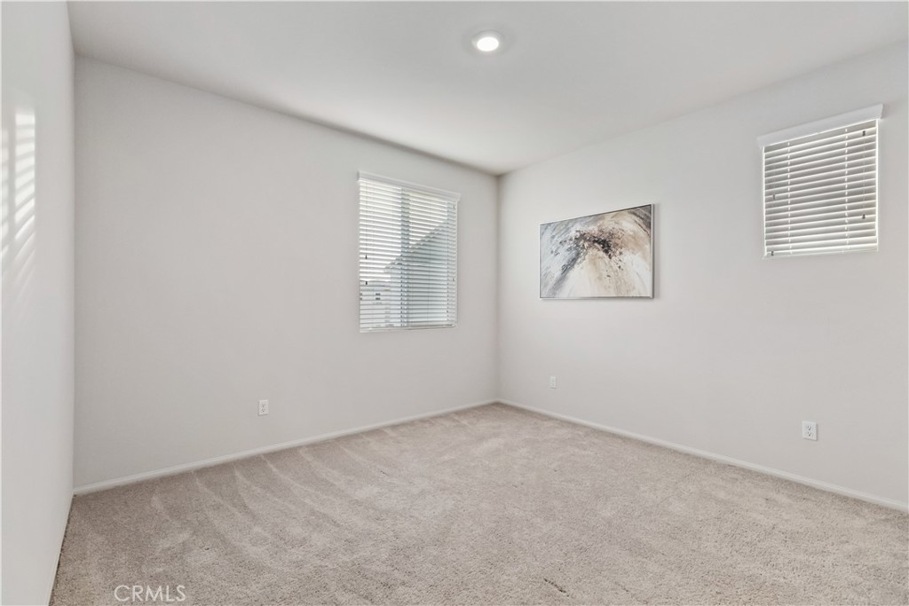 255 Lockhart Way