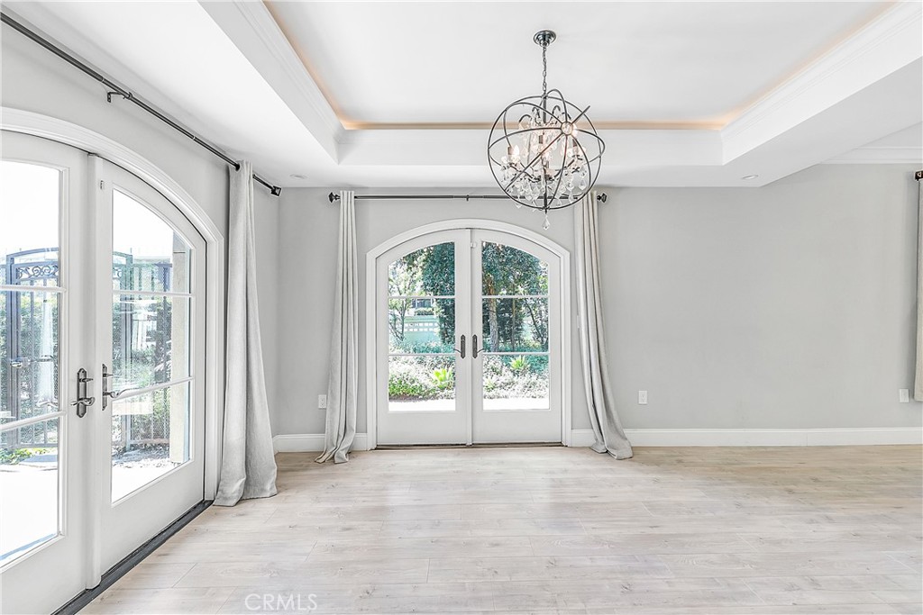 158 S Sierra Madre Boulevard 15