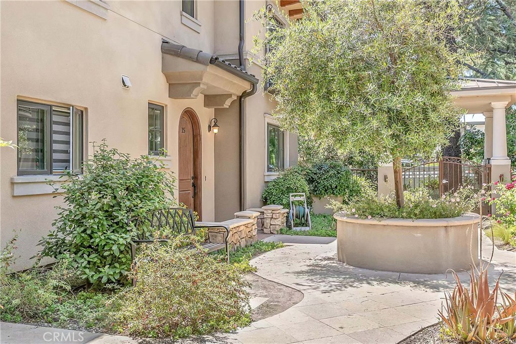 158 S Sierra Madre Boulevard 15