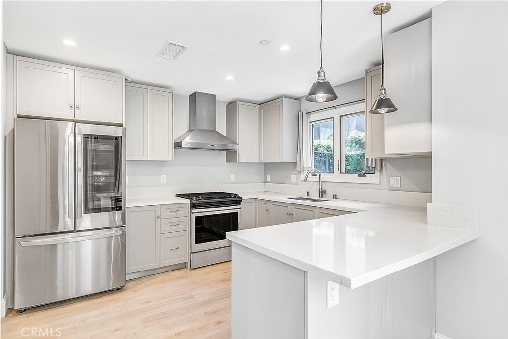 158 S Sierra Madre Boulevard 15