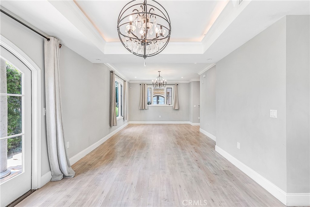 158 S Sierra Madre Boulevard 15