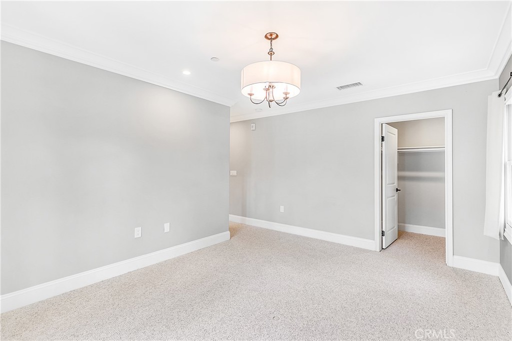 158 S Sierra Madre Boulevard 15