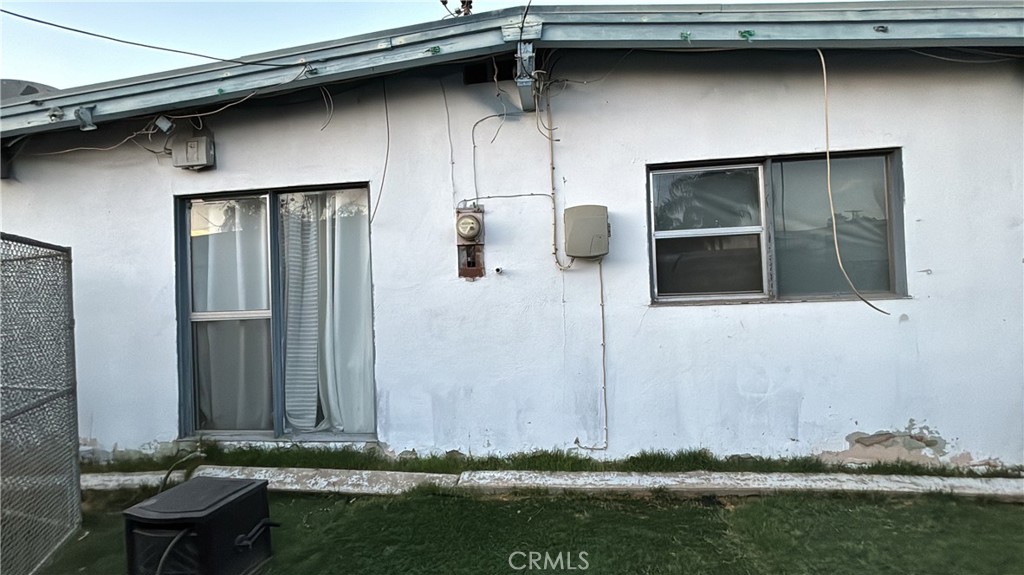 962 W Wilson Ave