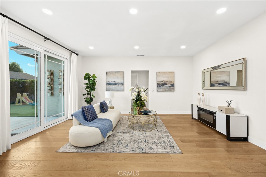 9050 Garibaldi Avenue