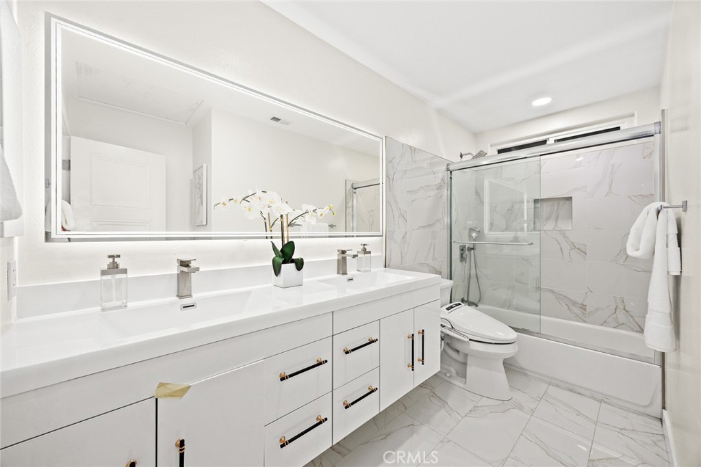 9050 Garibaldi Avenue