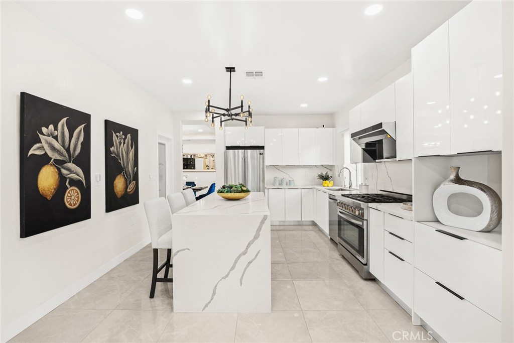 9050 Garibaldi Avenue