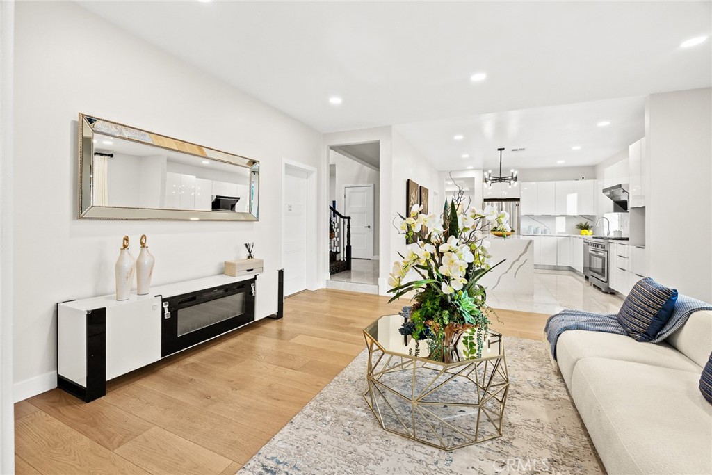 9050 Garibaldi Avenue