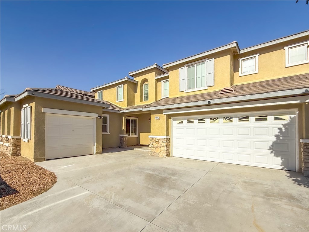 13252 Early Crimson Street