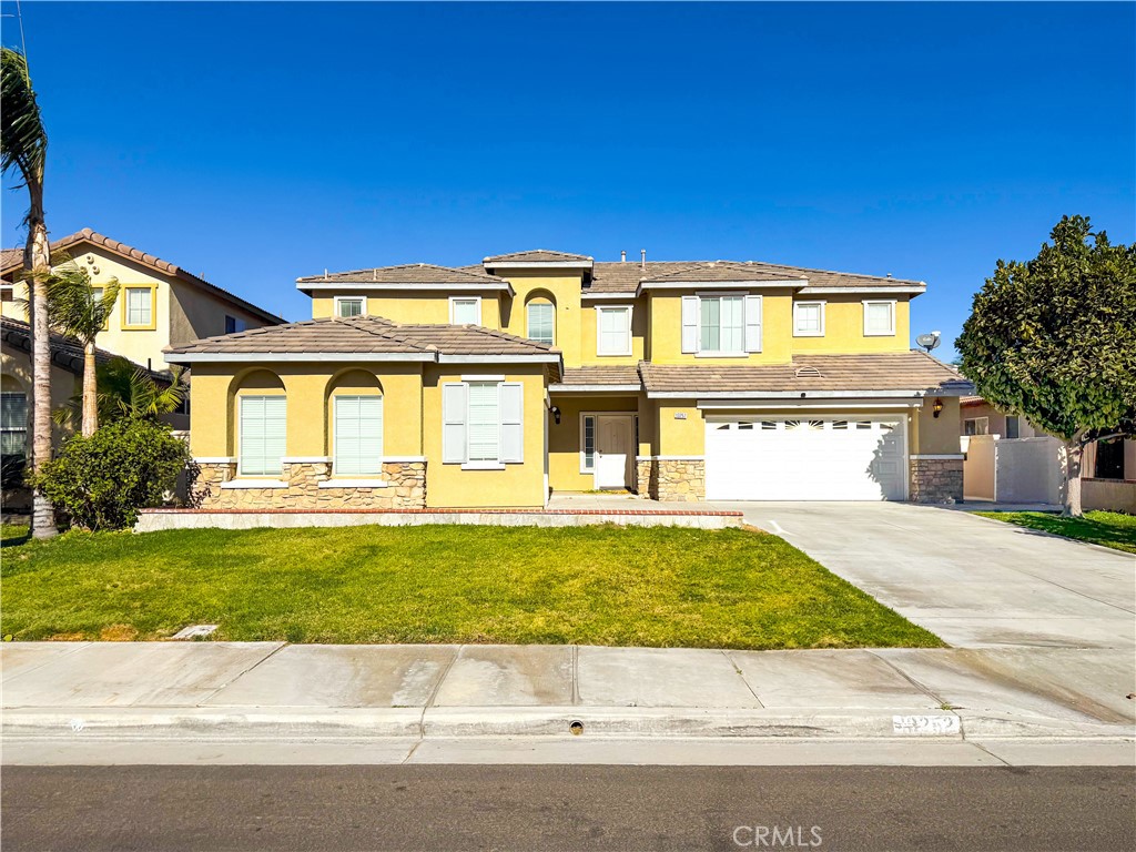 13252 Early Crimson Street