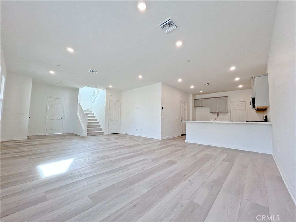 4240 S Hermosa Paseo