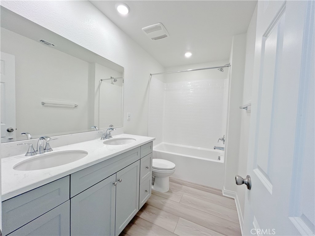 4240 S Hermosa Paseo