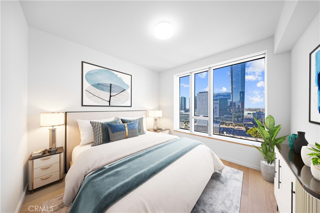 889 Francisco St 1502