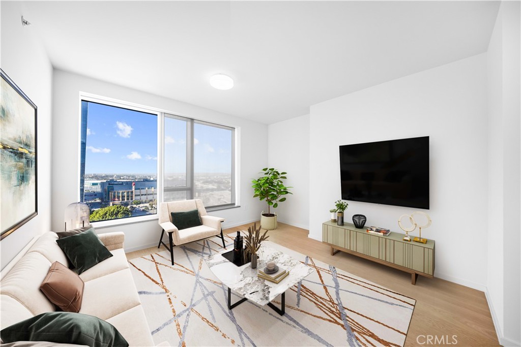 889 Francisco St 1502