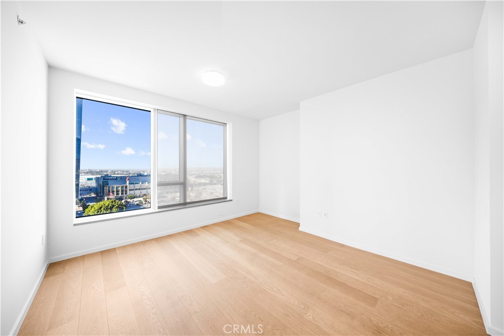 889 Francisco St 1502