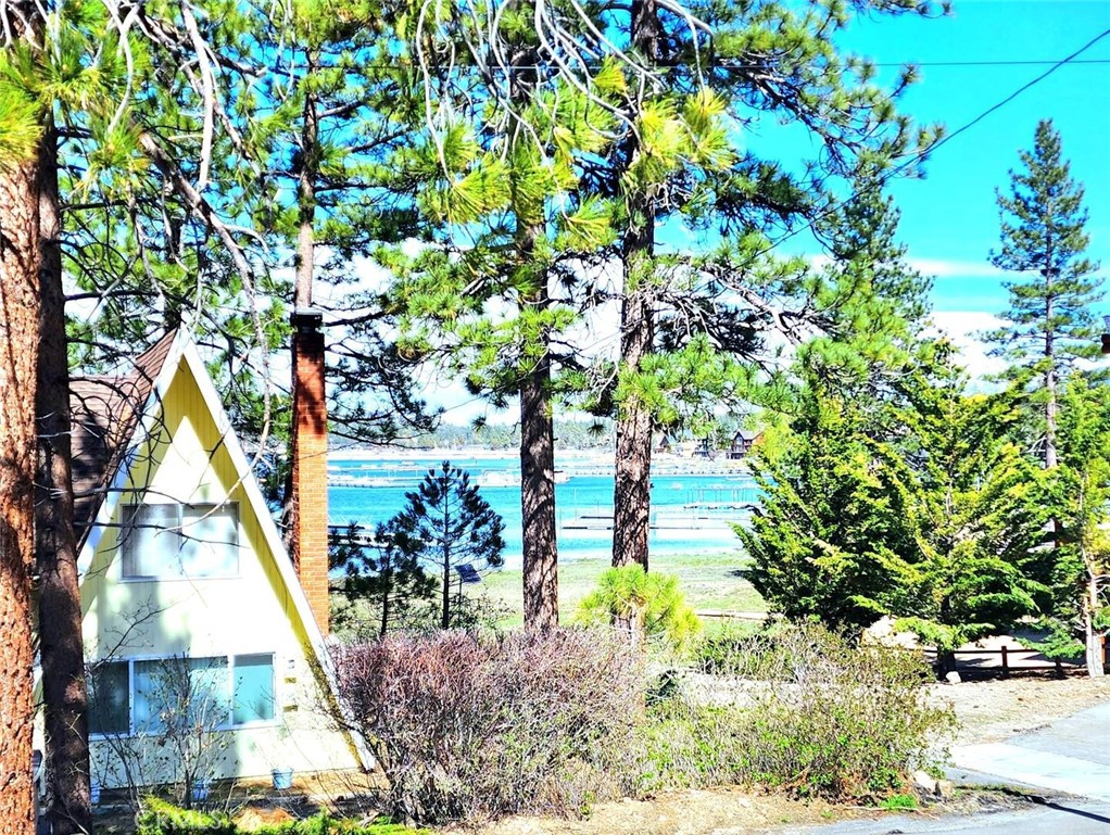 40284 Lakeview Drive